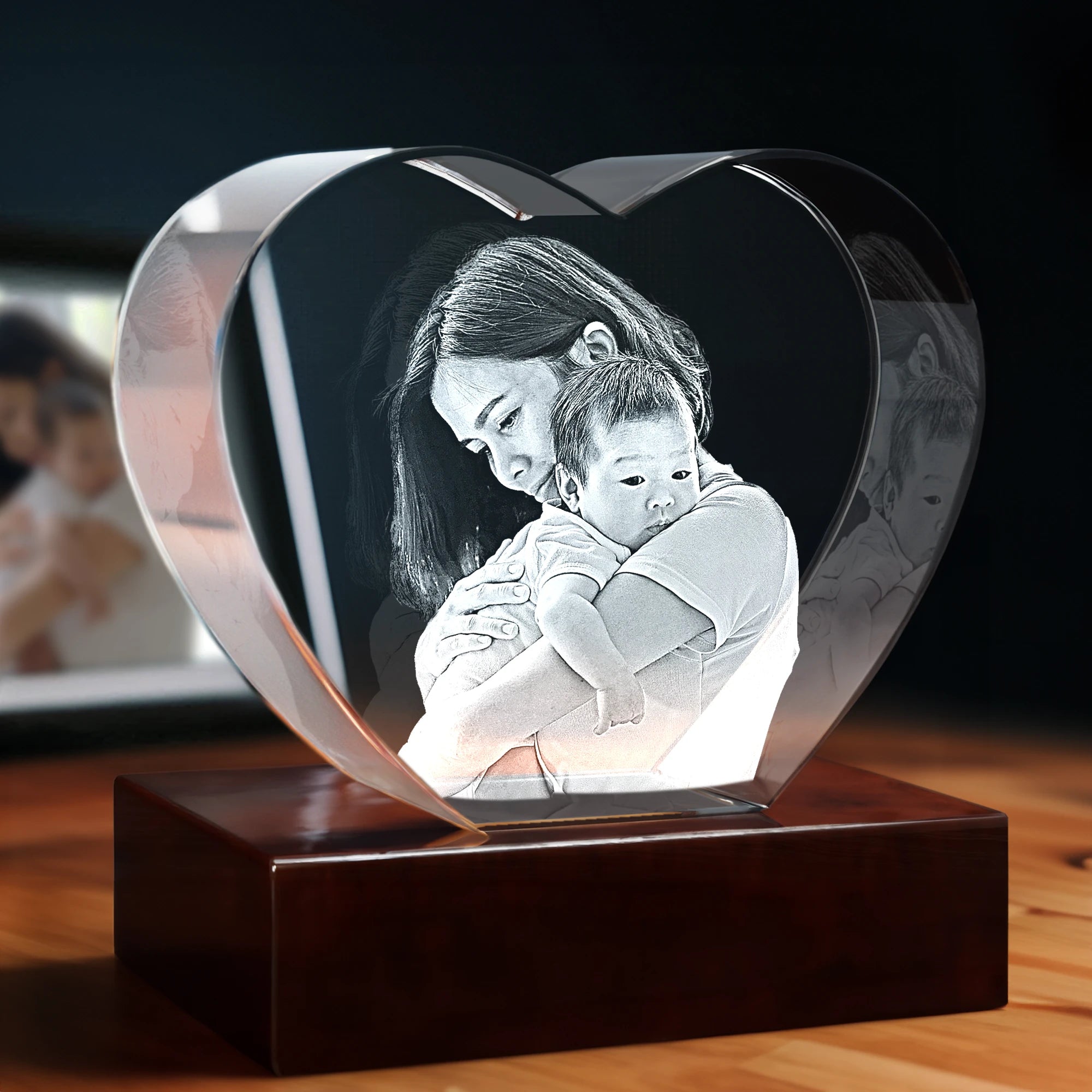 3D Engraving Crystal for Mom - Heart - 4K HD / Large - Image 1