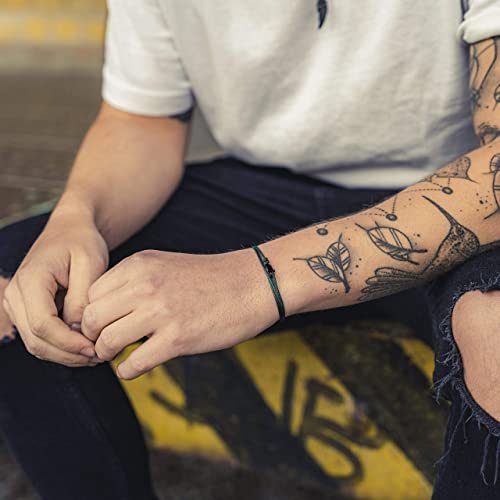 Made by Nami Dünnes Wickel-Armband Herren & Damen mit Karabiner-Haken Verschluss Handmade - Maritimer Surfer Schmuck - Minimalistisches Stoff-Armband - 100% Wasserfest & verstellbar (Smaragd Schwarz)