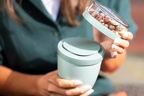 Mepal Müslibecher to go, praktischer Joghurtbecher to go - Unterteilung für Joghurt & Müsli - Geeignet für Gefrierschrank, Mikrowelle & Spülmaschine - 500 ml + 200 ml - Nordic Sage