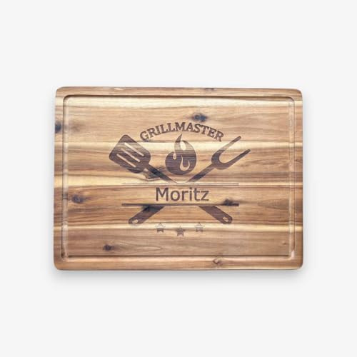 Personalisiertes Schneidebrett mit Saftrille aus Akazienholz mit Gravur Grillmaster und Name, Geschenk für Männer, Geschenk für den Grillprofi, Hobbygriller, Chef am Grill, ca. 38 cm x 28 cm