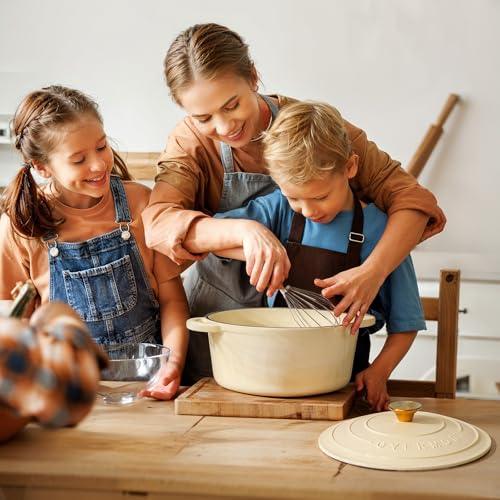 Overmont Bräter Emaille Gusseisen Topf - Schmortopf 26cm backofengeeignet - mit Deckel und Kochbuch - für Küche Backen Schmoren Braten Weiß